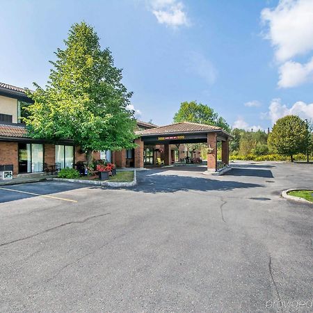 コンフォート イン カークランドレイク カークランド・レイク エクステリア 写真